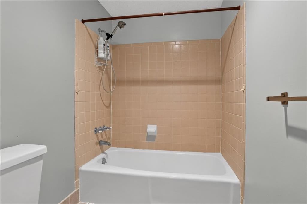 Photo 22 of 32 - 1528 NE 99th Street, Kansas City, MO 64155