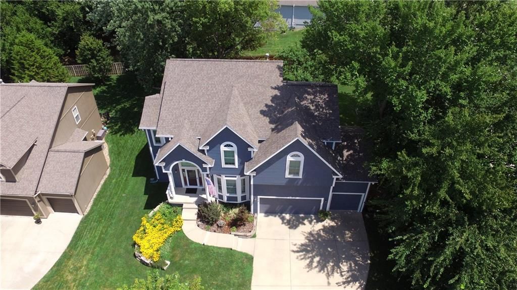 7415 Meadowsweet Lane, Shawnee, KS: listing photo 3