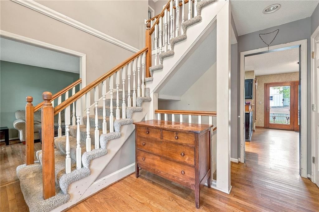 15621 W 80th Terrace, Lenexa, KS: listing photo 3