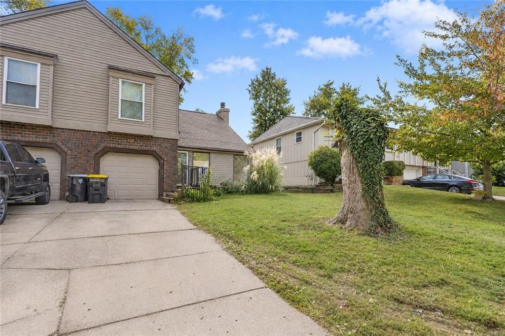 421 NE 90th Terrace, Kansas City, MO: listing photo 2
