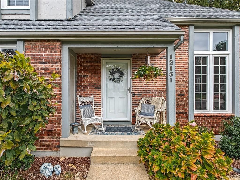 12131 Farley Street, Overland Park, KS: listing photo 2
