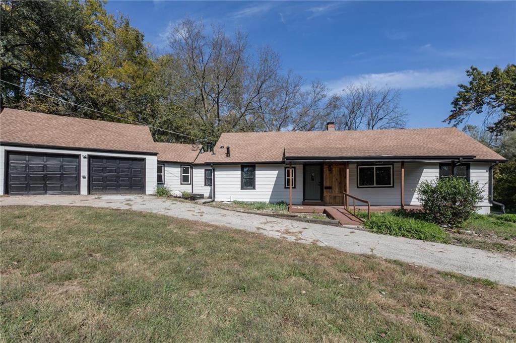 8144 Wabash Avenue, Kansas City, MO: listing photo 3