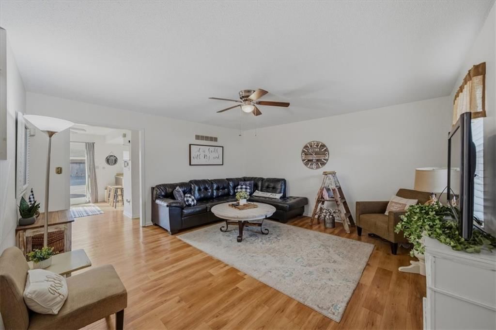 6435 E 127th Street, Grandview, MO: listing photo 3