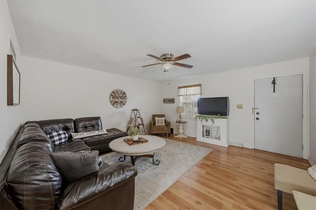 6435 E 127th Street, Grandview, MO: listing photo 2