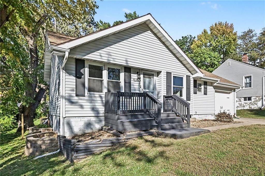 526 NE 43rd Street, Kansas City, MO: listing photo 3