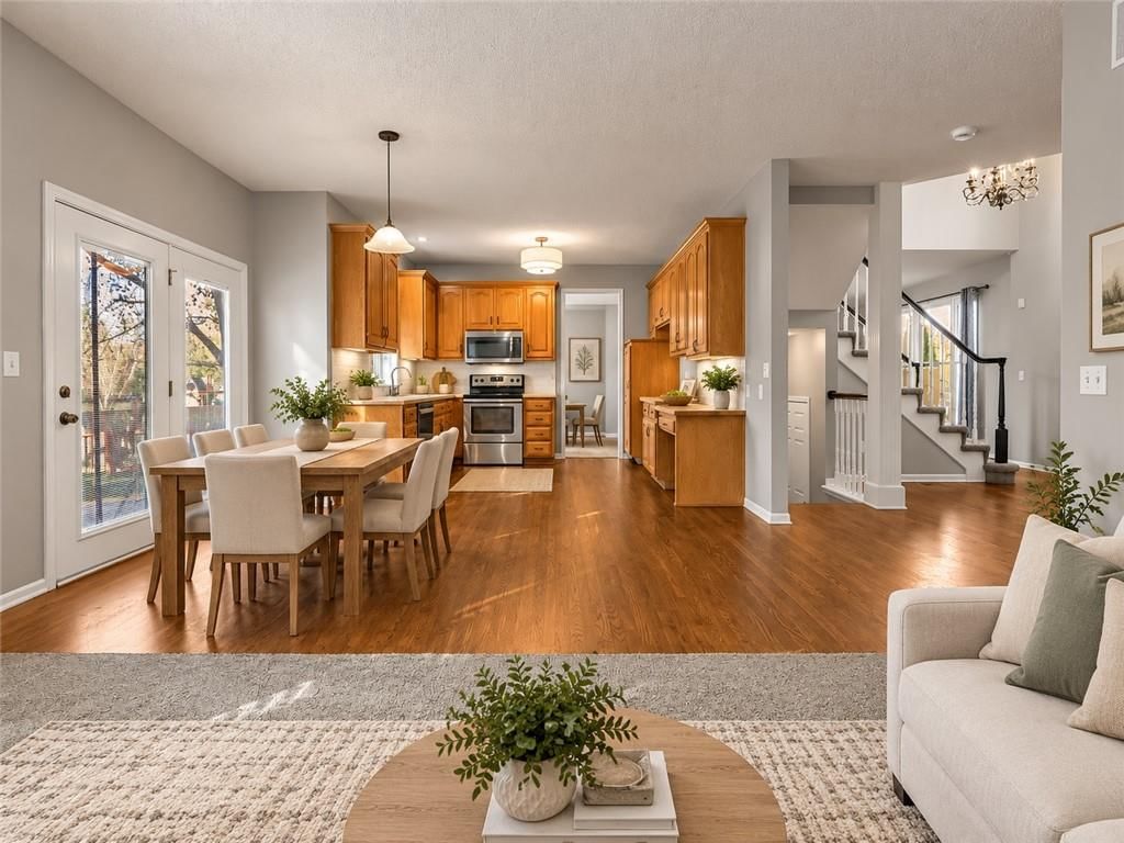 Photo 10 of 46, 15700 S Apache Street, Olathe, KS 66062