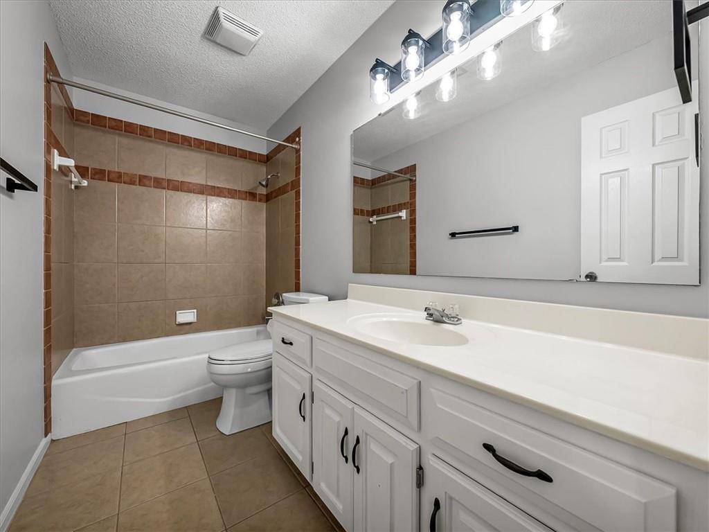 Photo 33 of 46, 15700 S Apache Street, Olathe, KS 66062
