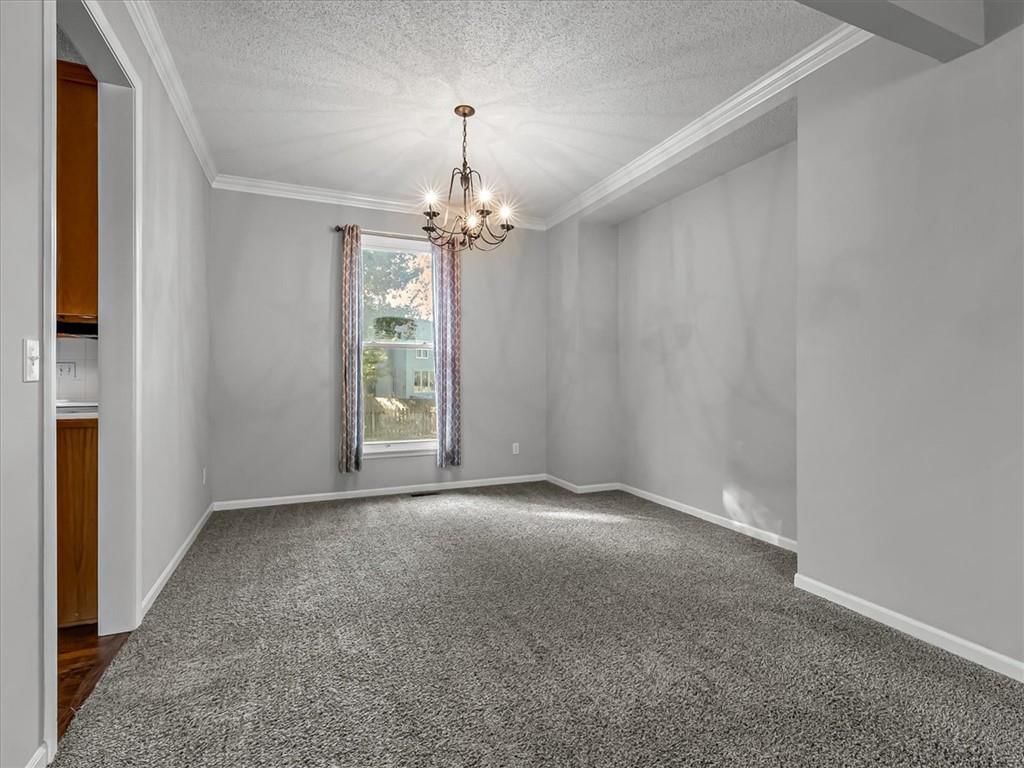 Photo 21 of 46 - 15700 S Apache Street, Olathe, KS 66062