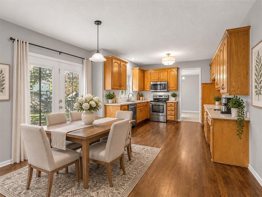 Photo 12 of 46, 15700 S Apache Street, Olathe, KS 66062