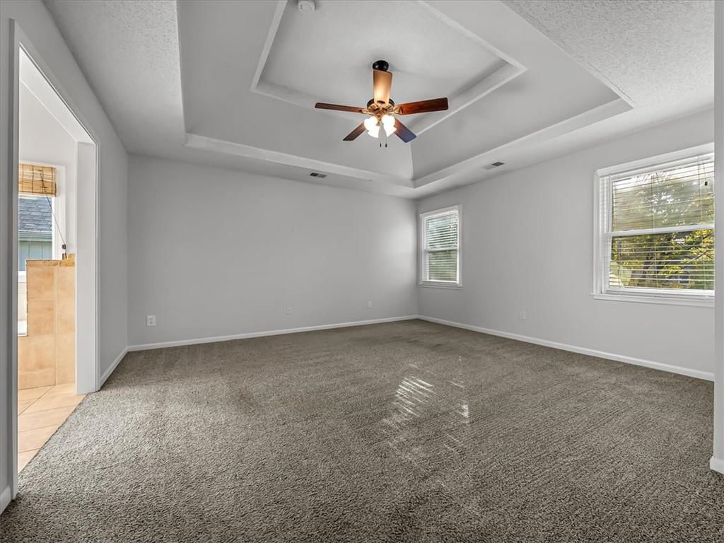 Photo 26 of 46 - 15700 S Apache Street, Olathe, KS 66062