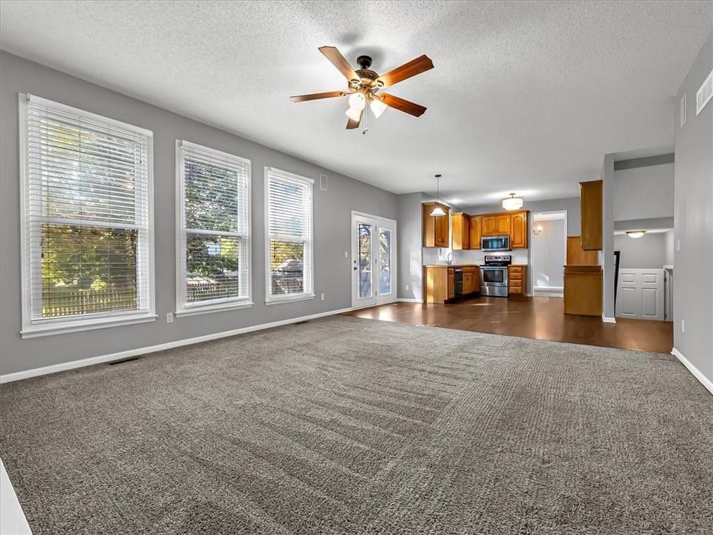 Photo 9 of 46, 15700 S Apache Street, Olathe, KS 66062