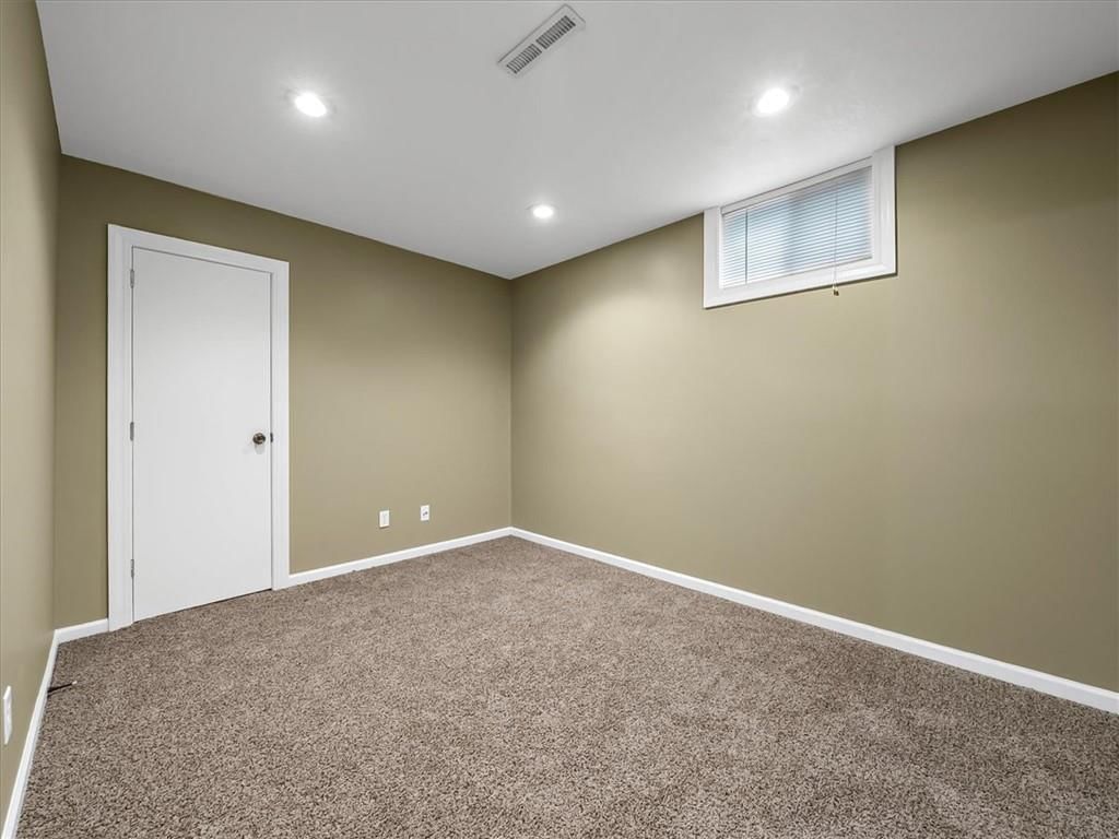 Photo 37 of 46 - 15700 S Apache Street, Olathe, KS 66062