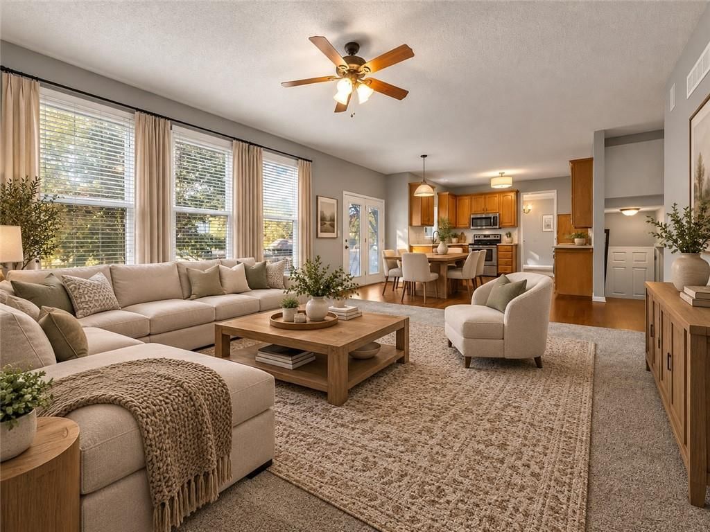 Photo 8 of 46 - 15700 S Apache Street, Olathe, KS 66062
