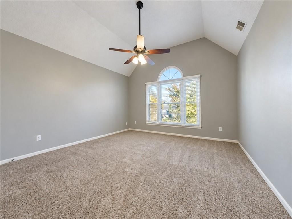 Photo 31 of 46 - 15700 S Apache Street, Olathe, KS 66062