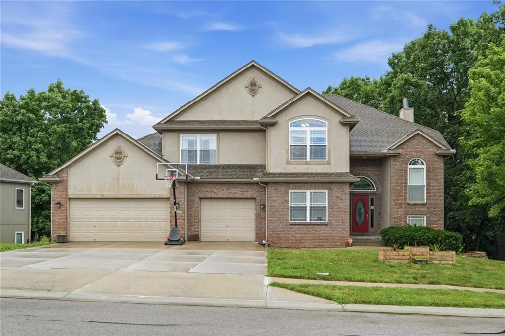 9528 Pearl Avenue, Kansas City, MO