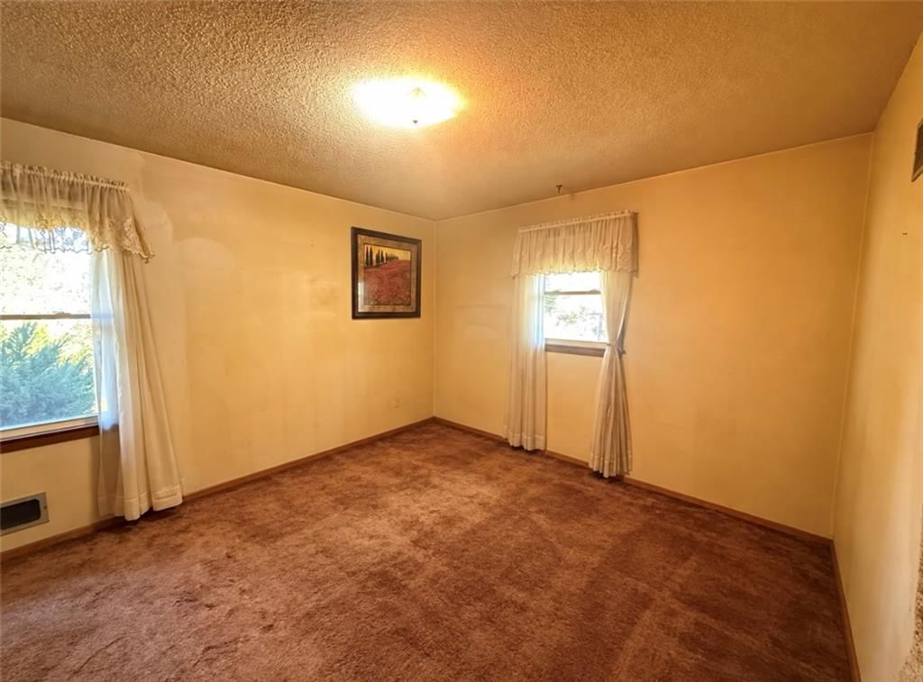 Photo 10 of 20 - 15400 37th Terrace S, Independence, MO 64055