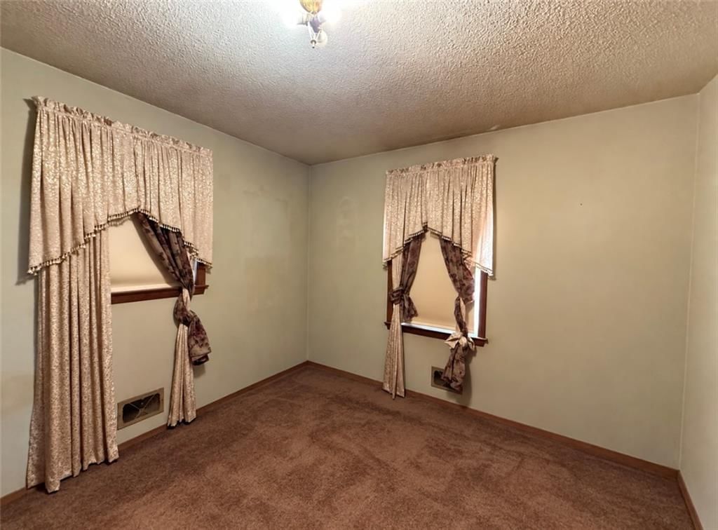 Photo 8 of 20 - 15400 37th Terrace S, Independence, MO 64055