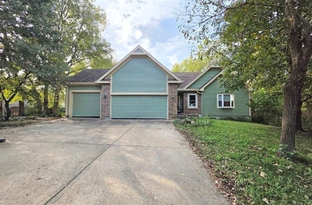 505 E White Circle, Gardner, KS