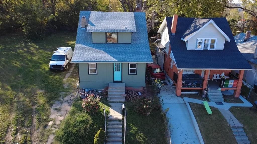 Photo 25 of 37 - 4924 Agnes Avenue, Kansas City, MO 64130