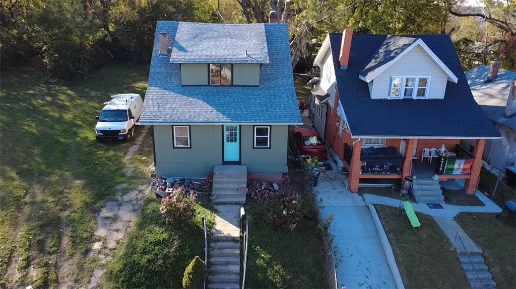 Photo 23 of 37 - 4924 Agnes Avenue, Kansas City, MO 64130