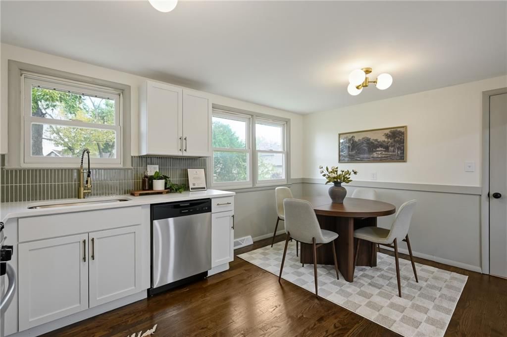 Photo 11 of 25 - 6813 N Tracy Avenue, Gladstone, MO 64118