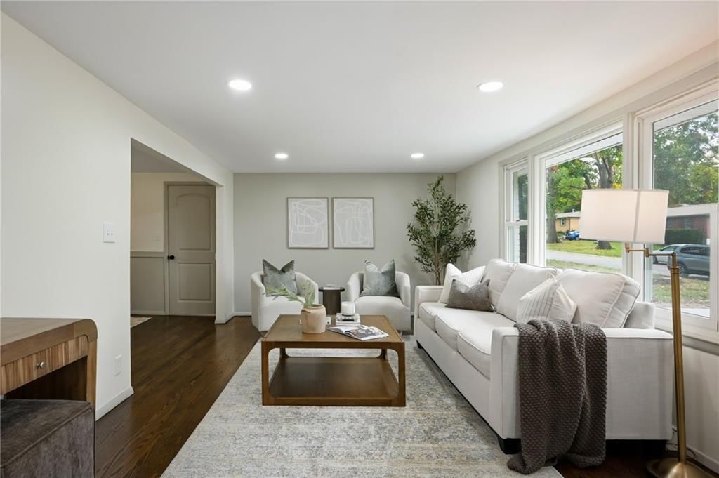 Open floor plan at 6813 N Tracy Avenue, Gladstone, MO 64118