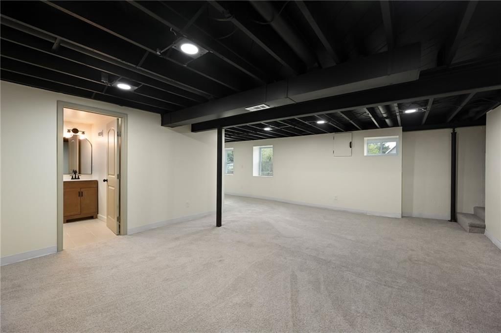 Photo 20 of 25 - 6813 N Tracy Avenue, Gladstone, MO 64118