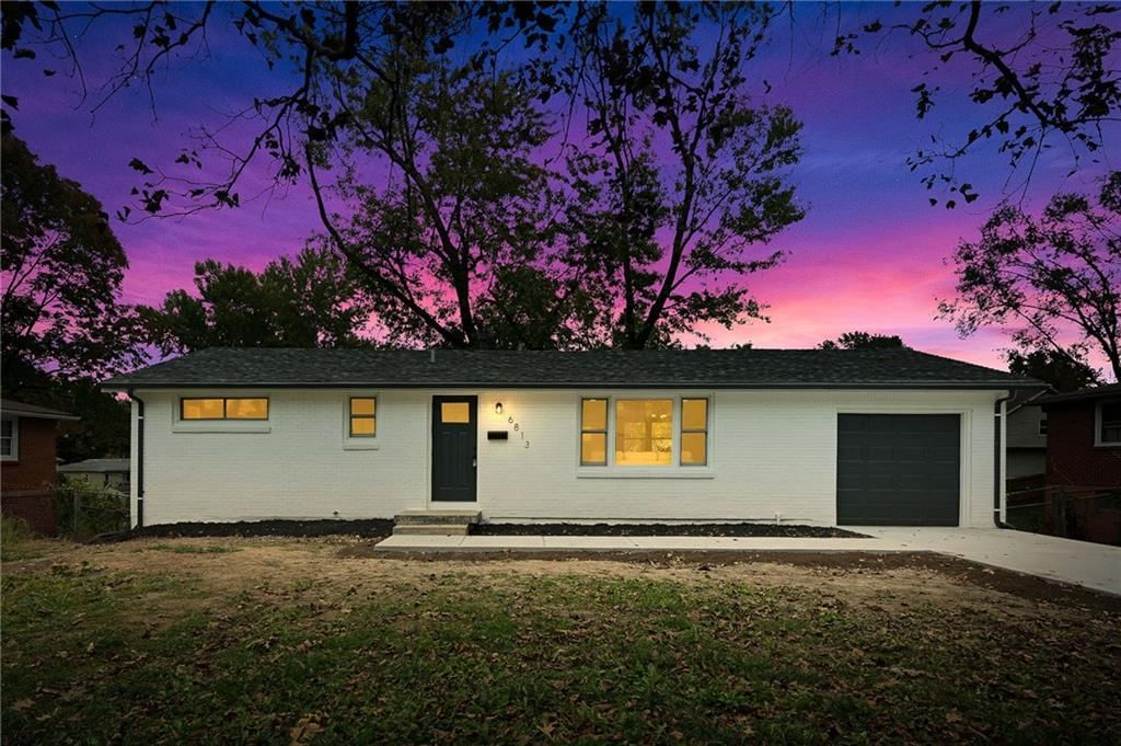 6813 N Tracy Avenue, Gladstone, MO: listing photo 2