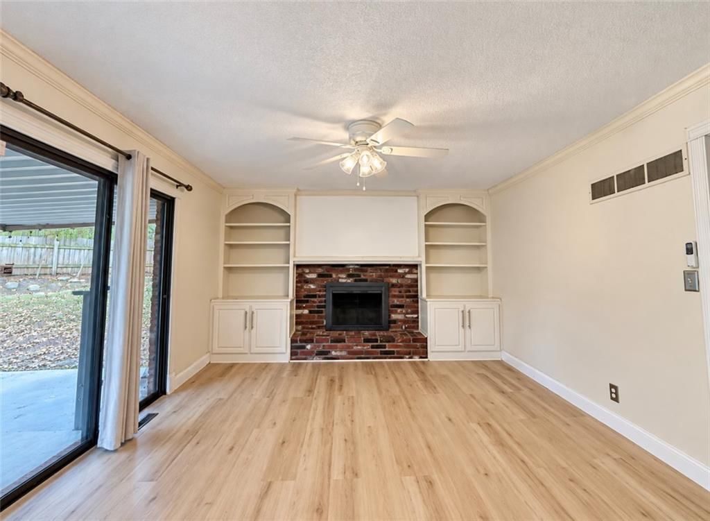 Photo 8 of 29 - 15109 E 40th Street S, Independence, MO 64055