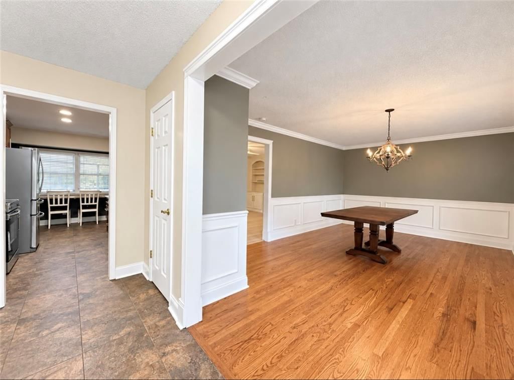 15109 E 40th Street S, Independence, MO: listing photo 3