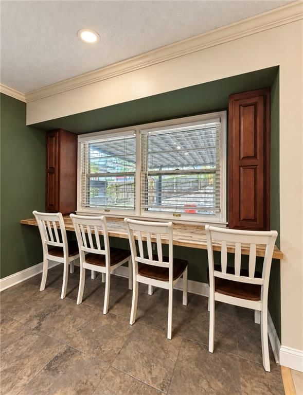 Accent wall at 15109 E 40th Street S, Independence, MO 64055
