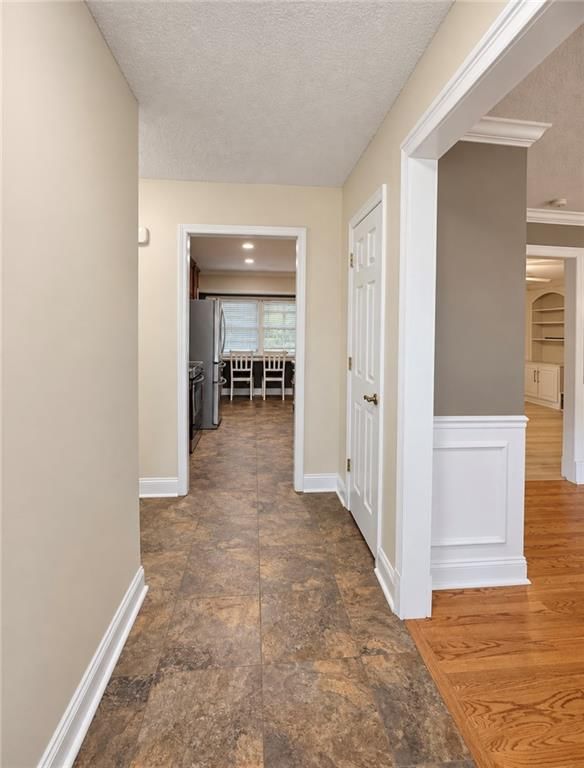 15109 E 40th Street S, Independence, MO: listing photo 2