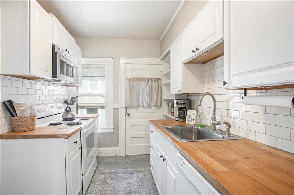 Photo 19 of 30 - 4346 Campbell Street, Kansas City, MO 64110