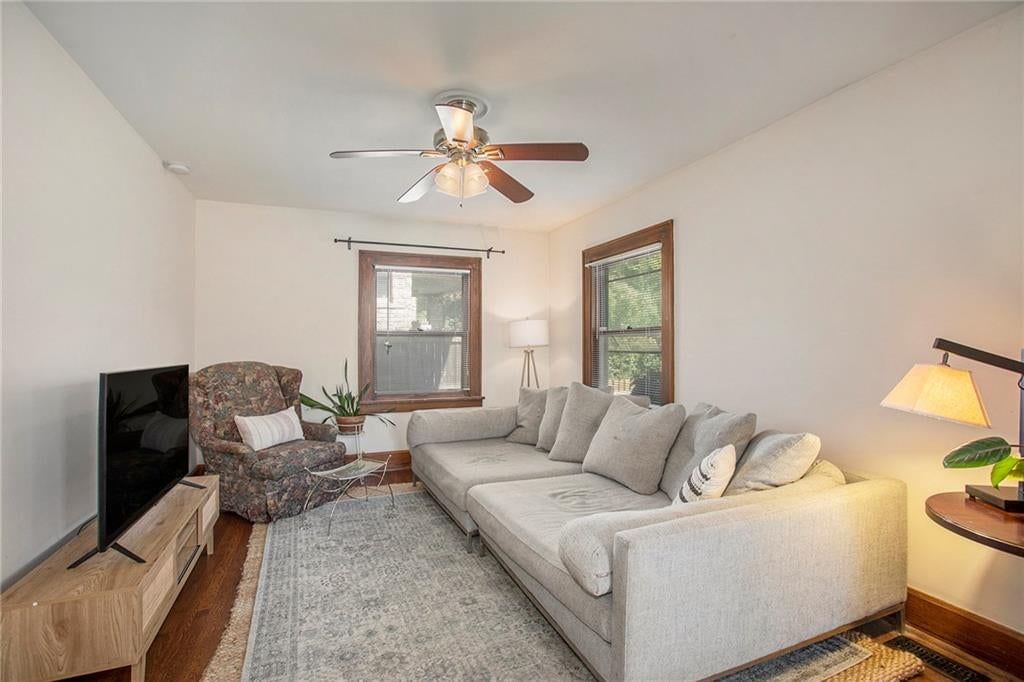 Photo 6 of 30 - 4346 Campbell Street, Kansas City, MO 64110