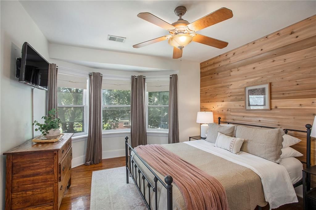 Photo 21 of 30 - 4346 Campbell Street, Kansas City, MO 64110