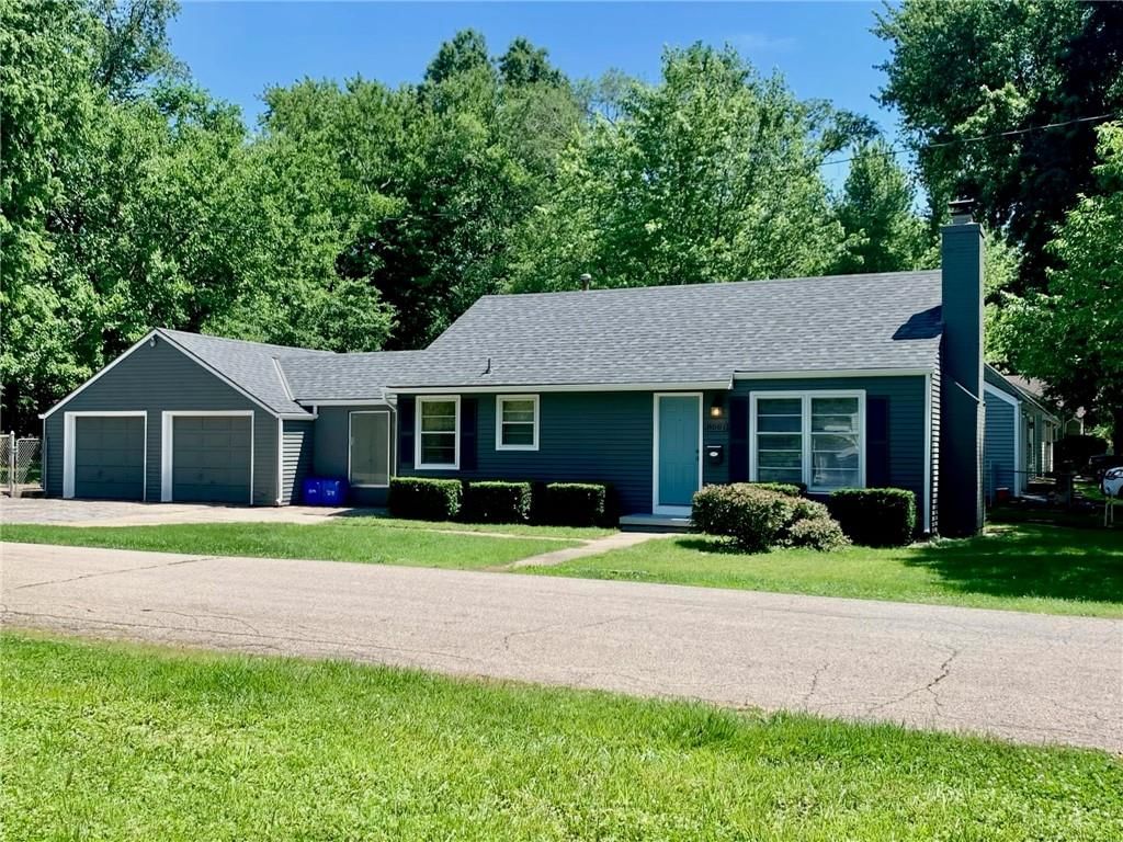 8001 Summit Street, Kansas City, MO