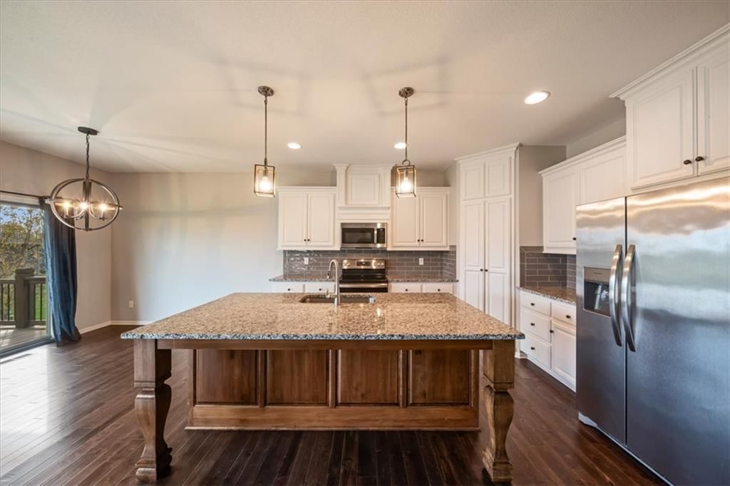 Photo 7 of 27 - 18909 Corbin Street, Spring Hill, KS 66083