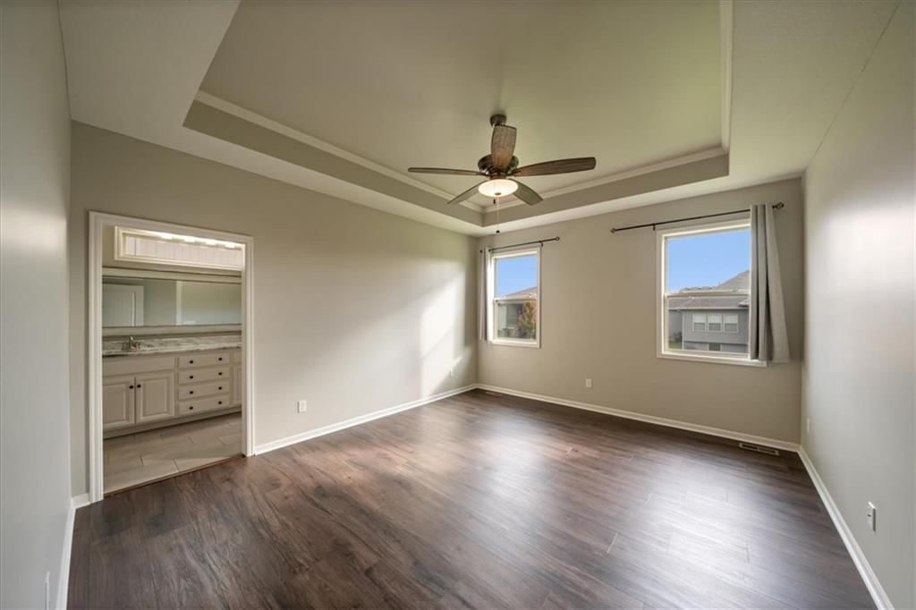 Photo 12 of 27 - 18909 Corbin Street, Spring Hill, KS 66083