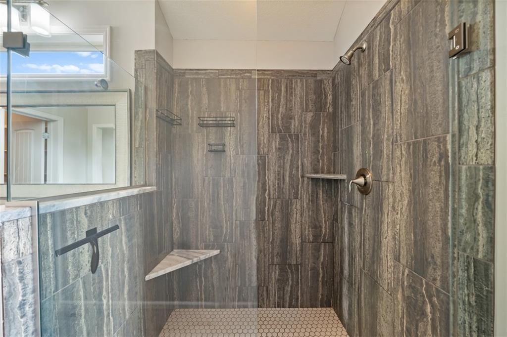 Photo 14 of 27 - 18909 Corbin Street, Spring Hill, KS 66083