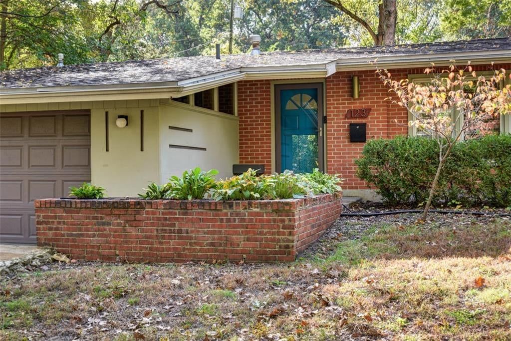123 W 96th Street, Kansas City, MO: listing photo 3