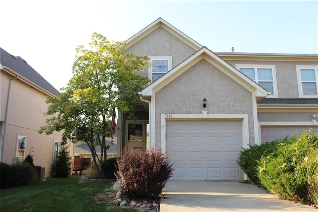 7118 MCCOY Street, Shawnee, KS: listing photo 2