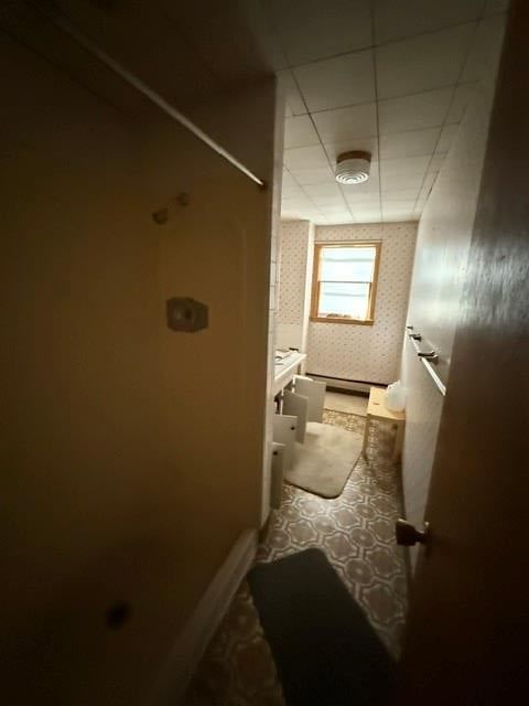 Tub and shower combo at 905 W 93rd Street, Kansas City, MO 64114