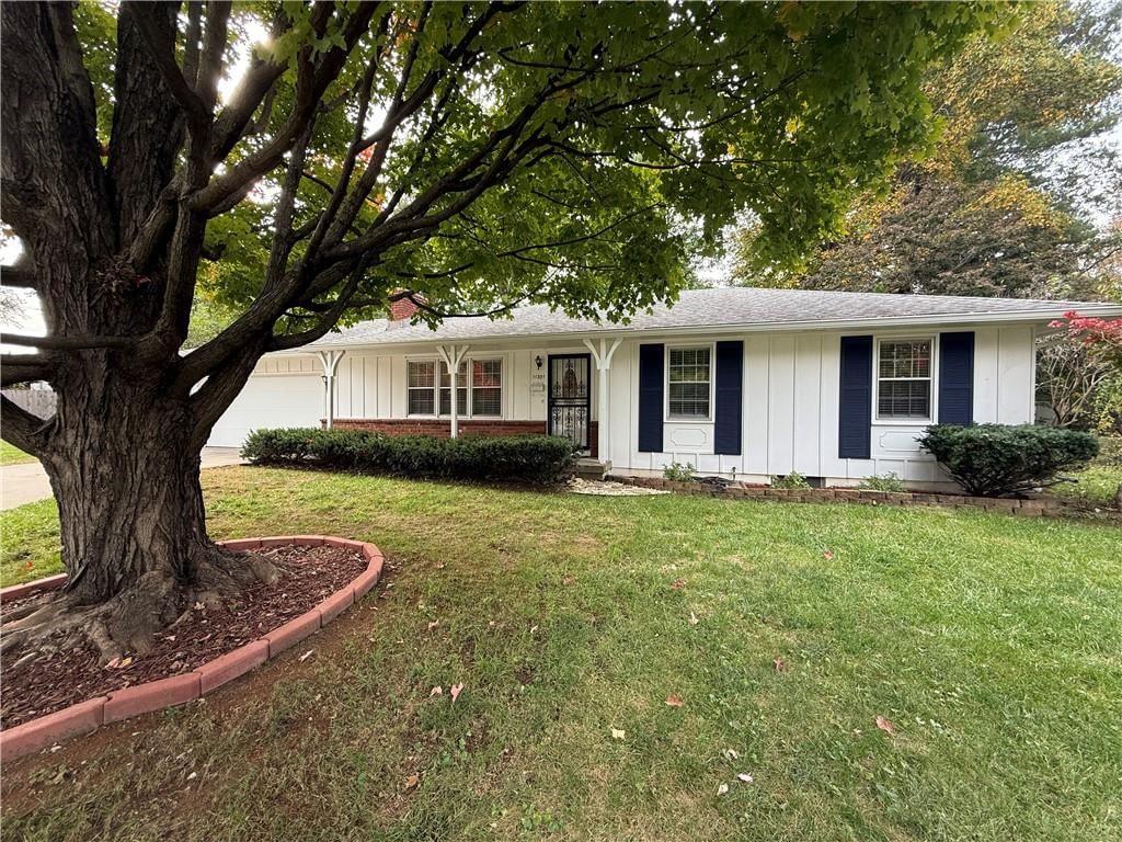 11301 E 53rd Terrace, Raytown, MO: listing photo 3