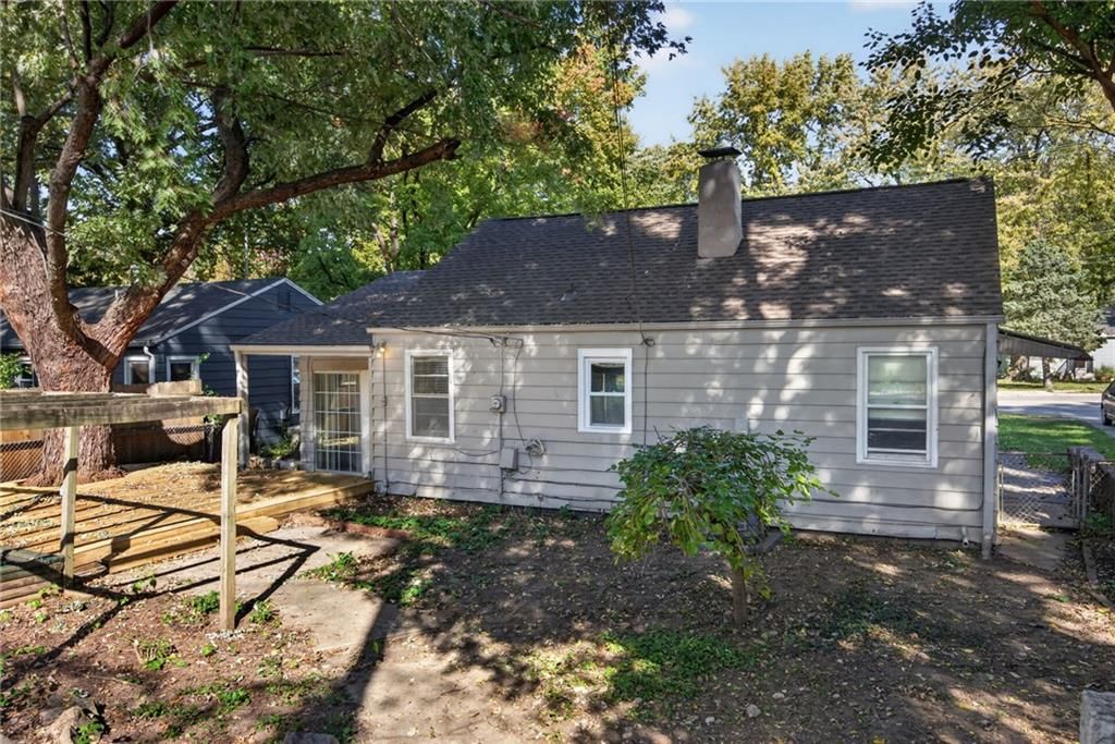 Photo 27 of 34 - 611 W 85th Street, Kansas City, MO 64114