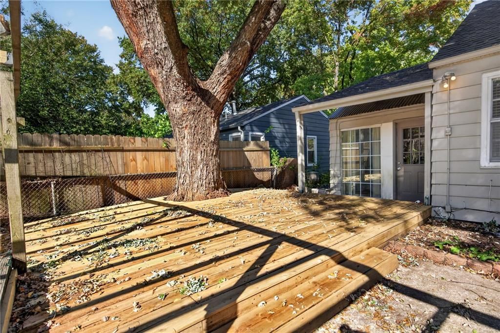 Photo 26 of 34 - 611 W 85th Street, Kansas City, MO 64114