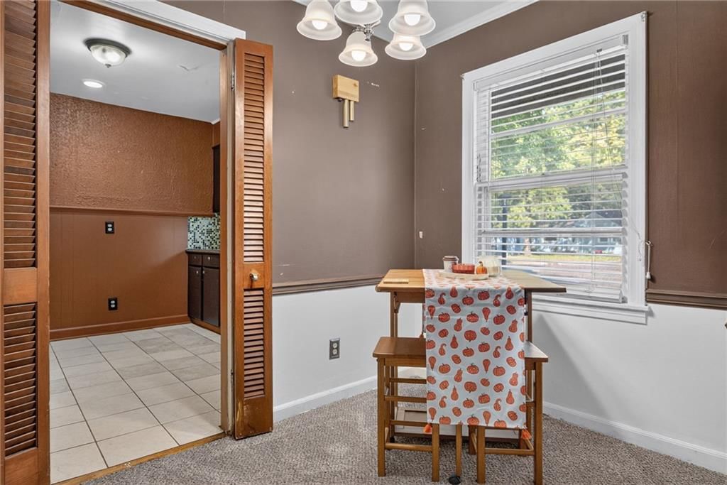Wainscoting or board and batten at 611 W 85th Street, Kansas City, MO 64114