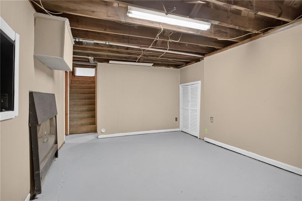 Photo 21 of 34 - 611 W 85th Street, Kansas City, MO 64114