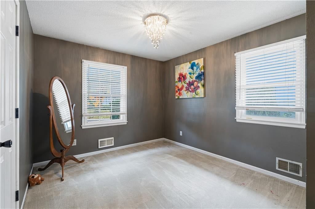 Photo 15 of 29 - 16925 E 4th Street S, Independence, MO 64056