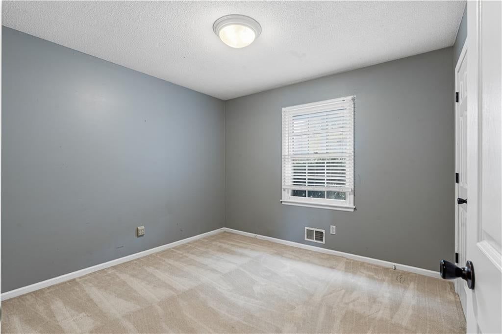 Photo 13 of 29 - 16925 E 4th Street S, Independence, MO 64056