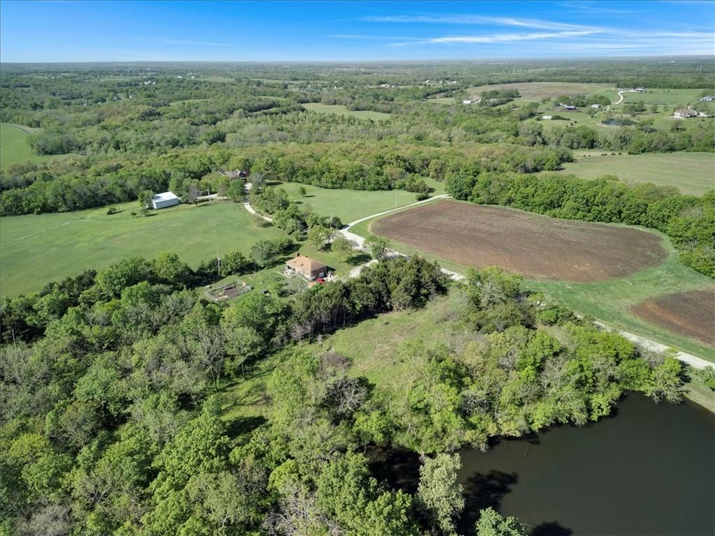12975 S Frontier Road, Olathe, KS: listing photo 3